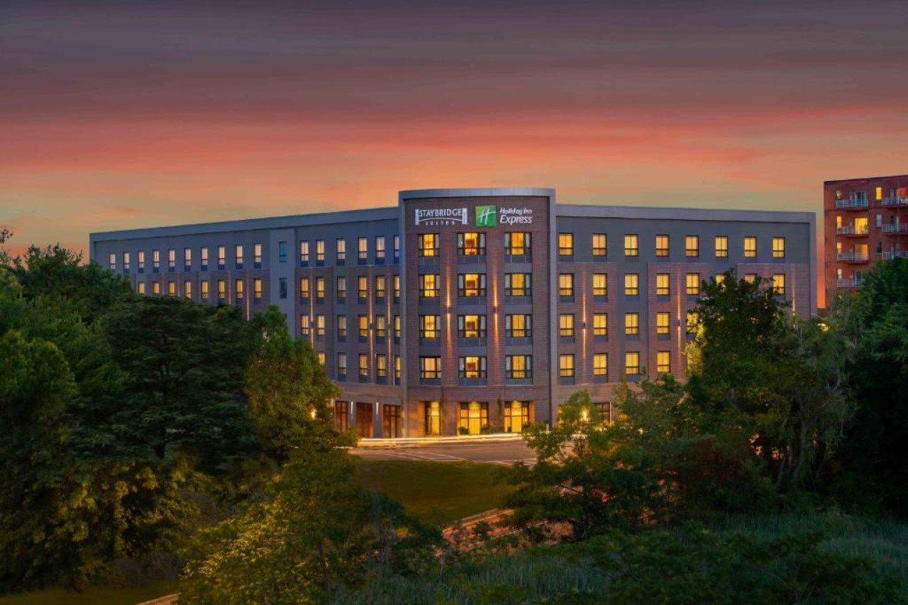 Staybridge Suites - Quincy By Ihg Екстериор снимка