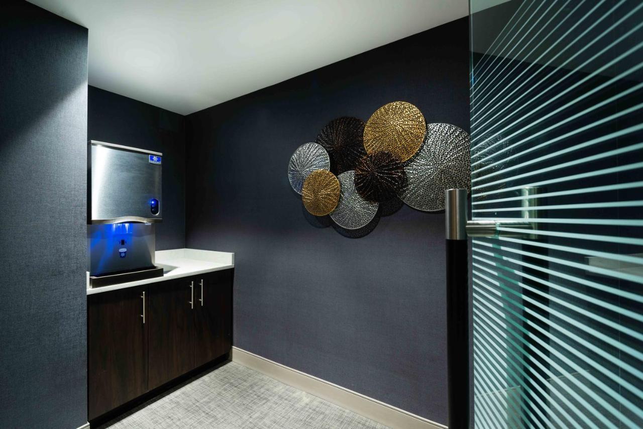 Staybridge Suites - Quincy By Ihg Екстериор снимка